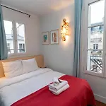 Superb Flat With Terrace In The Centre Of Paris
