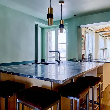 Superb Flat With Terrace In The Centre Of Appartamento