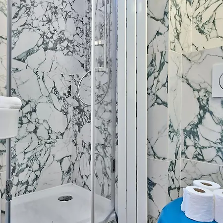 Appartamento Superb Flat With Terrace In The Centre Of