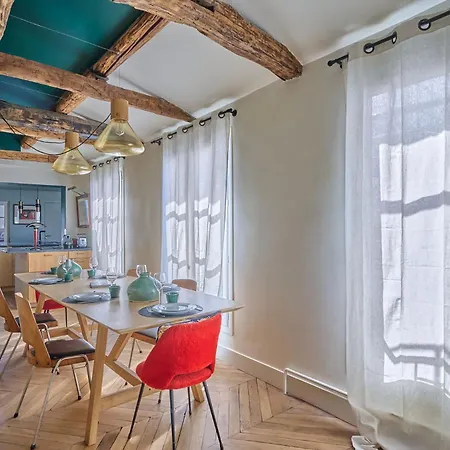 Superb Flat With Terrace In The Centre Of Parigi